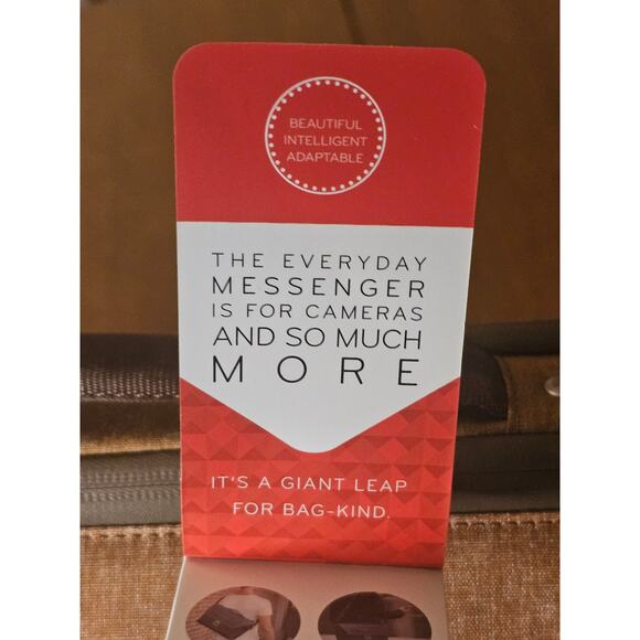 NEW Peak Design Everyday Messenger Bag 15" V1 Discontinued Color Heritage Tan - Picture 11 of 12